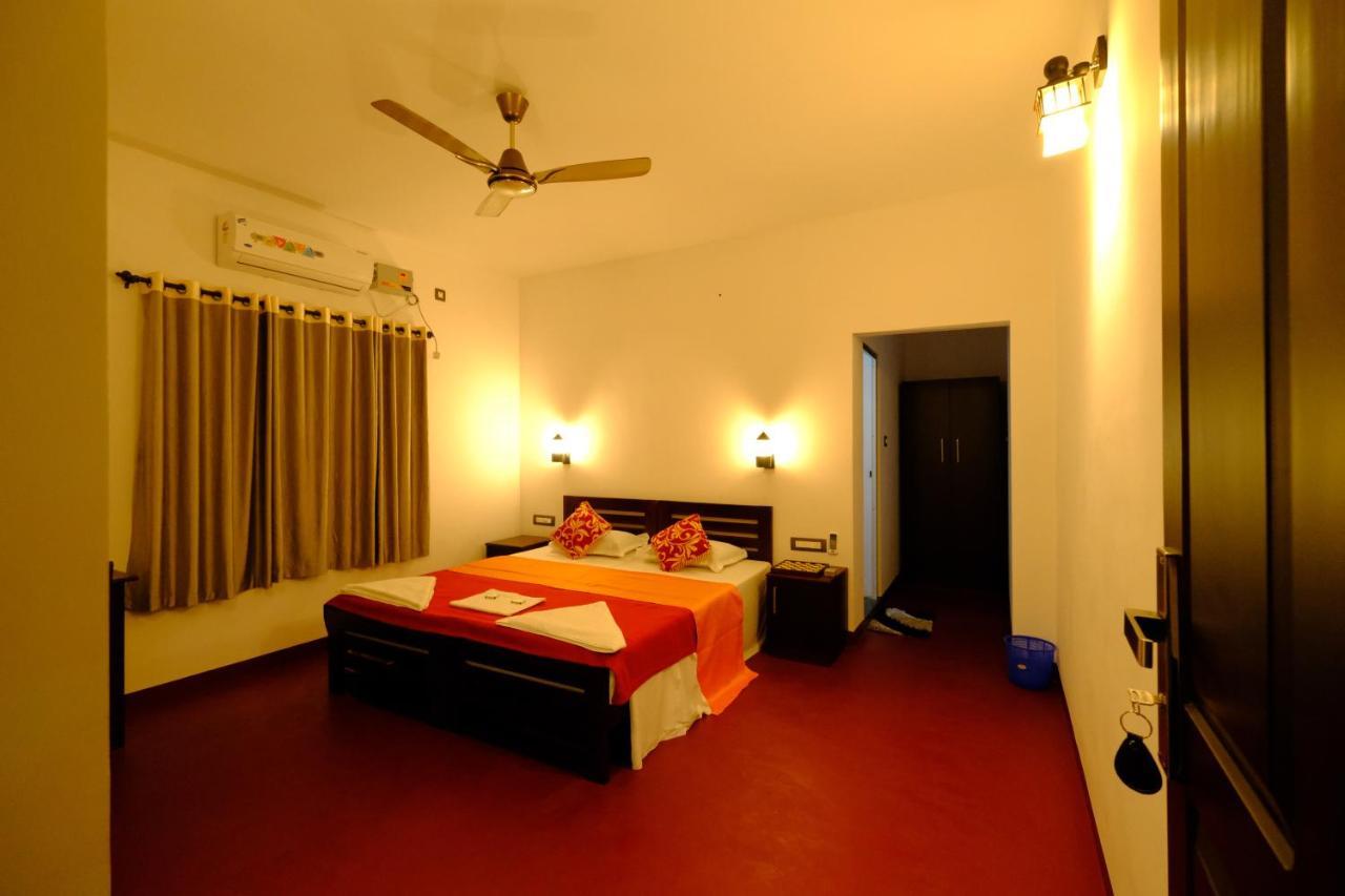 Ferienwohnung Marari Ebin Charlys Mararikulam Exterior foto