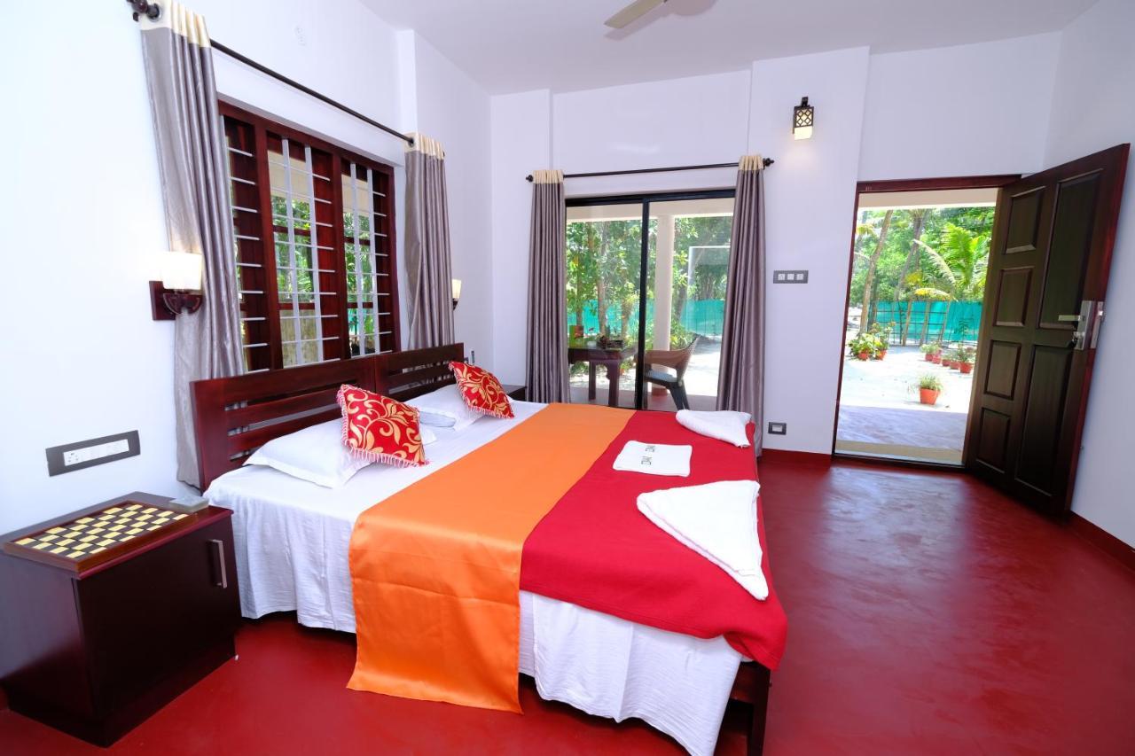 Ferienwohnung Marari Ebin Charlys Mararikulam Exterior foto