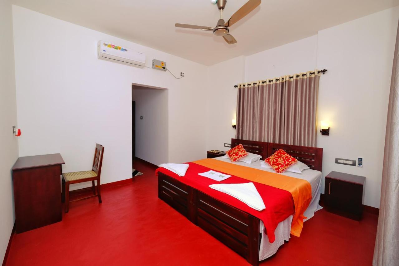 Ferienwohnung Marari Ebin Charlys Mararikulam Exterior foto