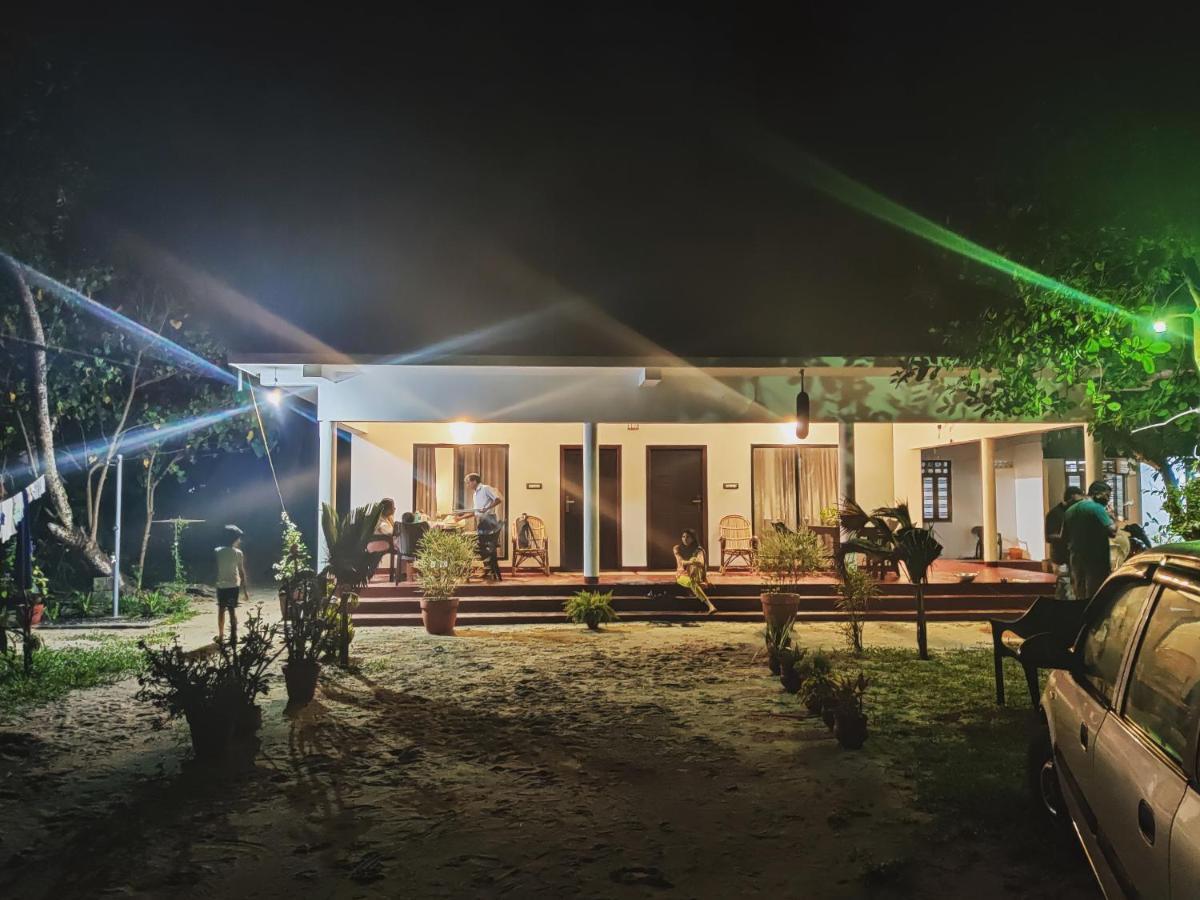 Ferienwohnung Marari Ebin Charlys Mararikulam Exterior foto
